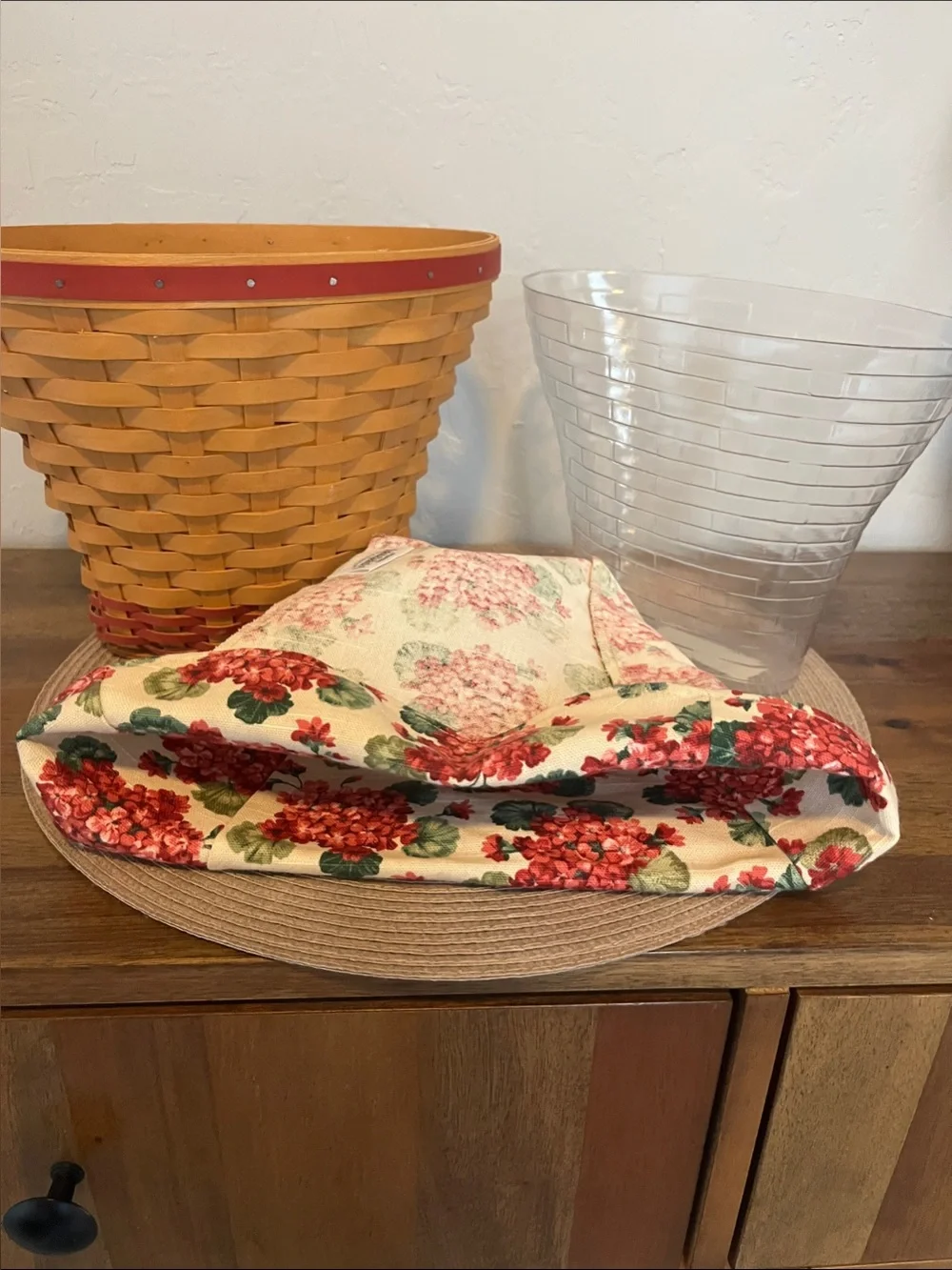 Longaberger 2002 Geranium Basket with Protector and Liner